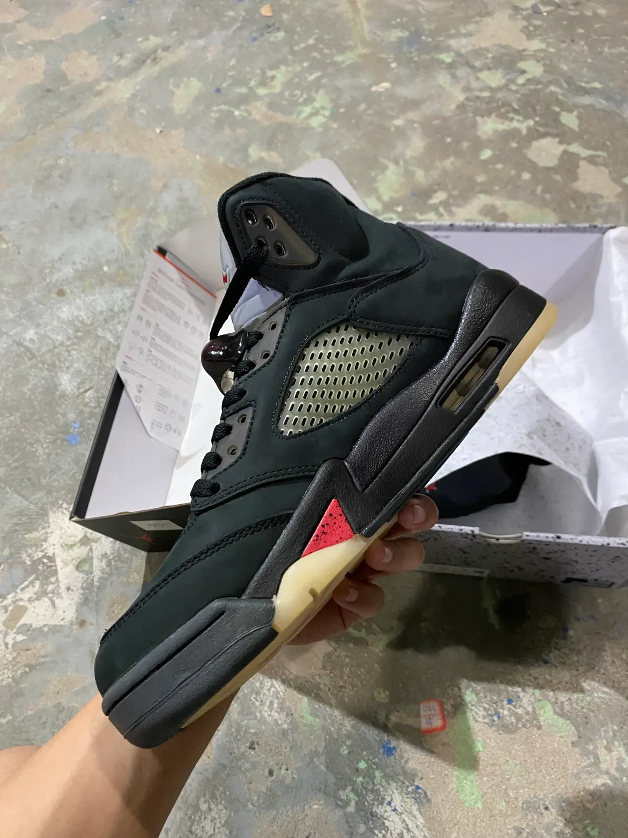 Air Jordan 5 Preto Vermelho Goma Tênis de Basquete 4