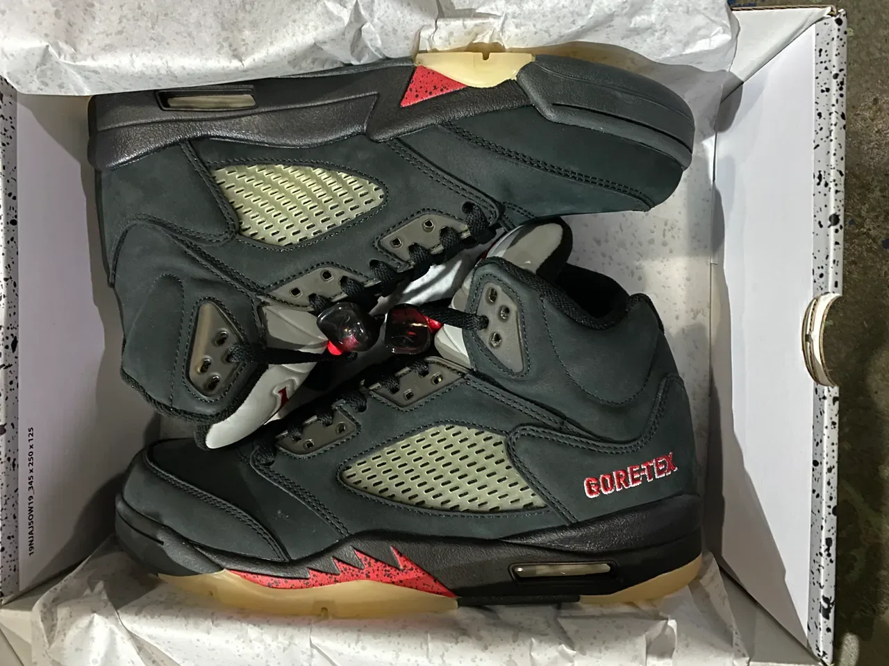 Air Jordan 5 Preto Vermelho Goma Tênis de Basquete 6