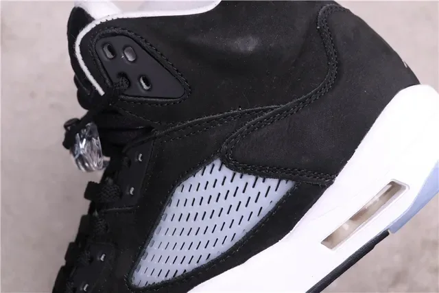 Air Jordan 5 Tênis de Basquete Preto Branco Azul Claro 3
