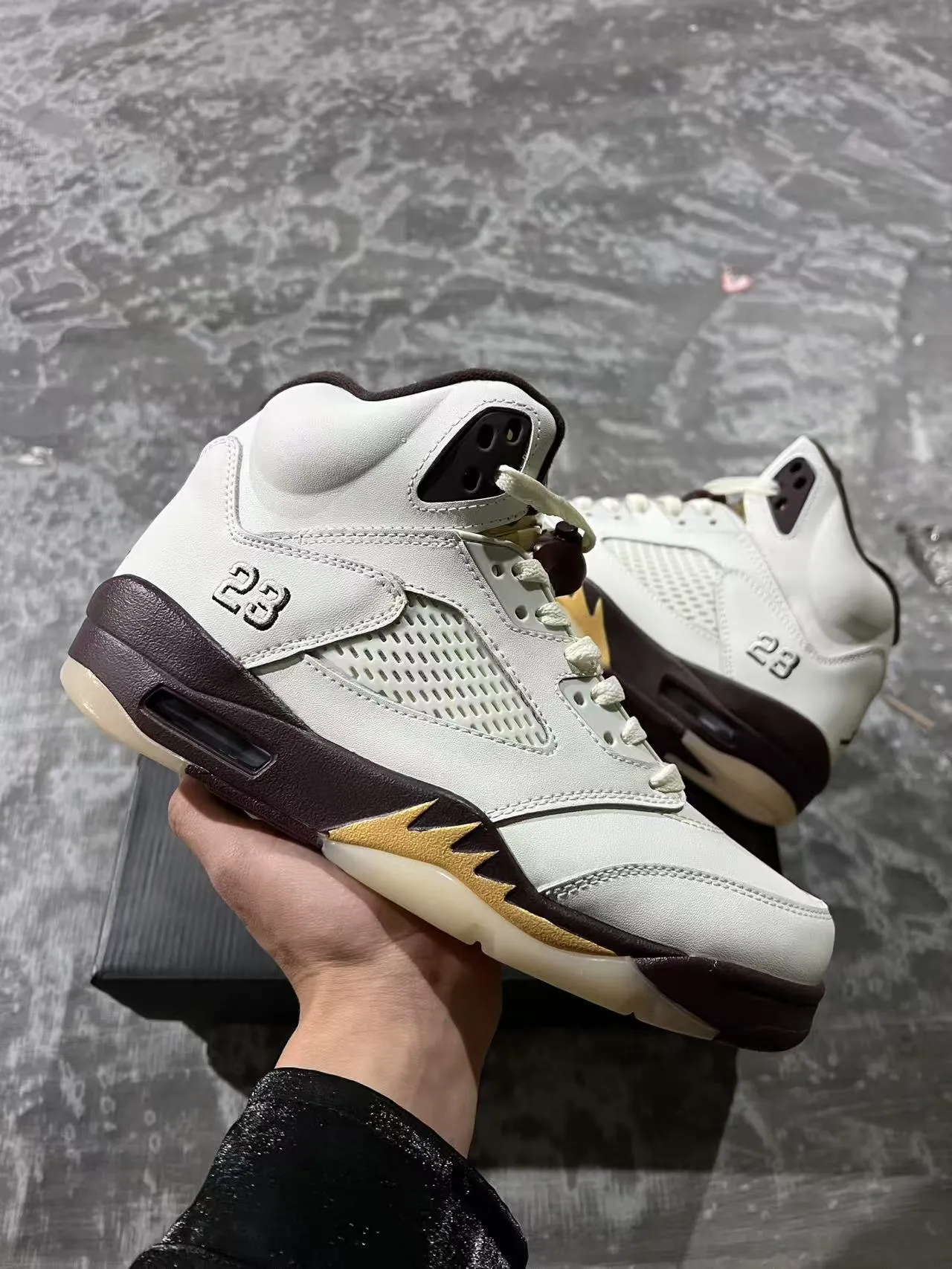 Air Jordan 5 Off-White Burgundy Gold Lightning Bolt Basketball Shoes 2
