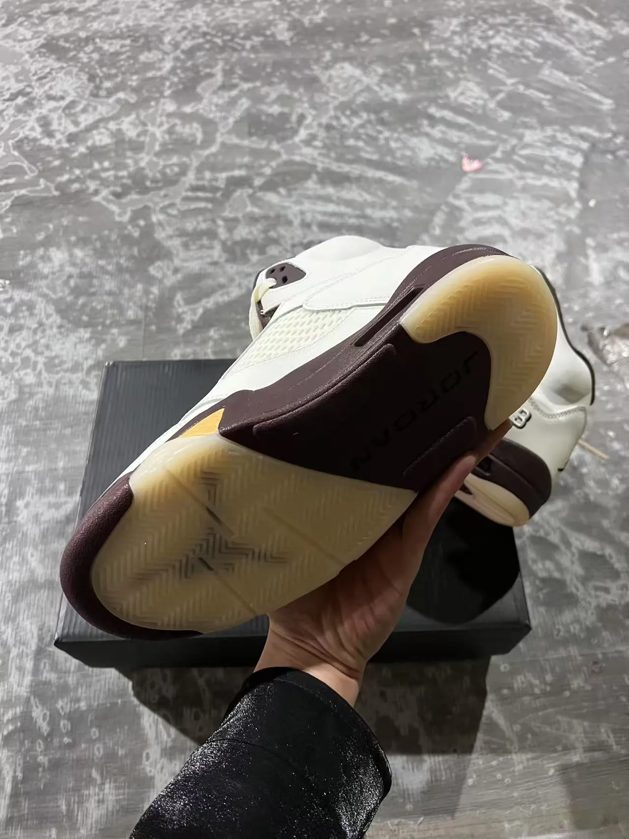 Air Jordan 5 Off-White Burgundy Gold Lightning Bolt Basketball Shoes 7