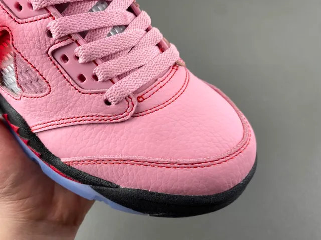 Air Jordan 5 rose noir rouge Awake NY chaussures de basketball 2