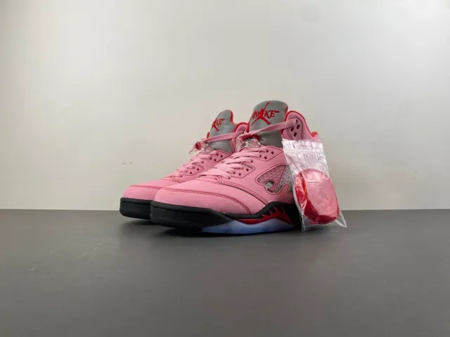 Air Jordan 5 rose noir rouge Awake NY chaussures de basketball 10