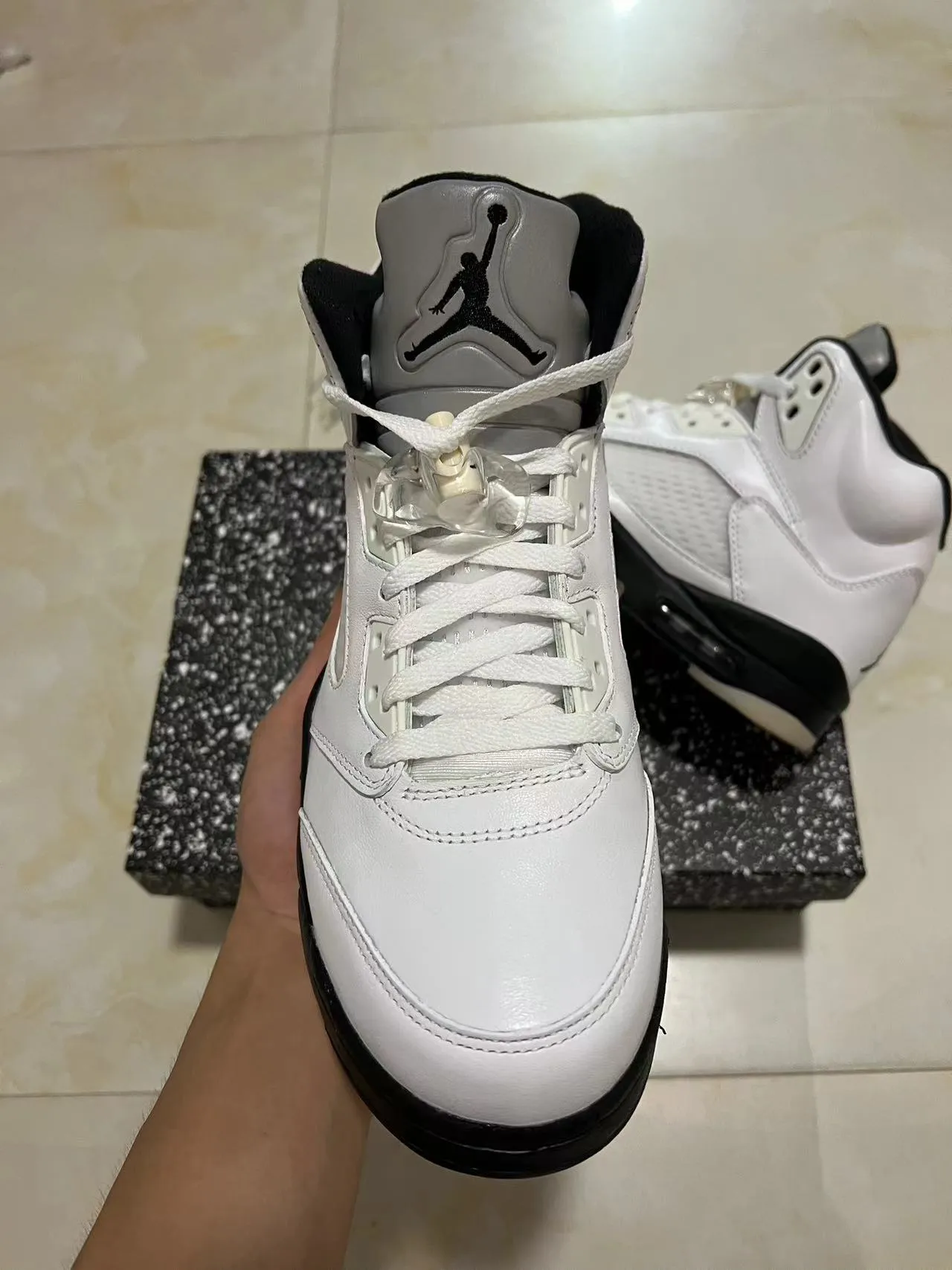 Air Jordan 5 White Black Speckled Lightning Bolt Basketball Shoes 3