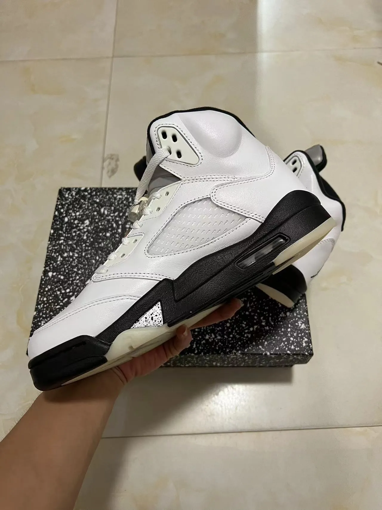 Air Jordan 5 White Black Speckled Lightning Bolt Basketball Shoes 5
