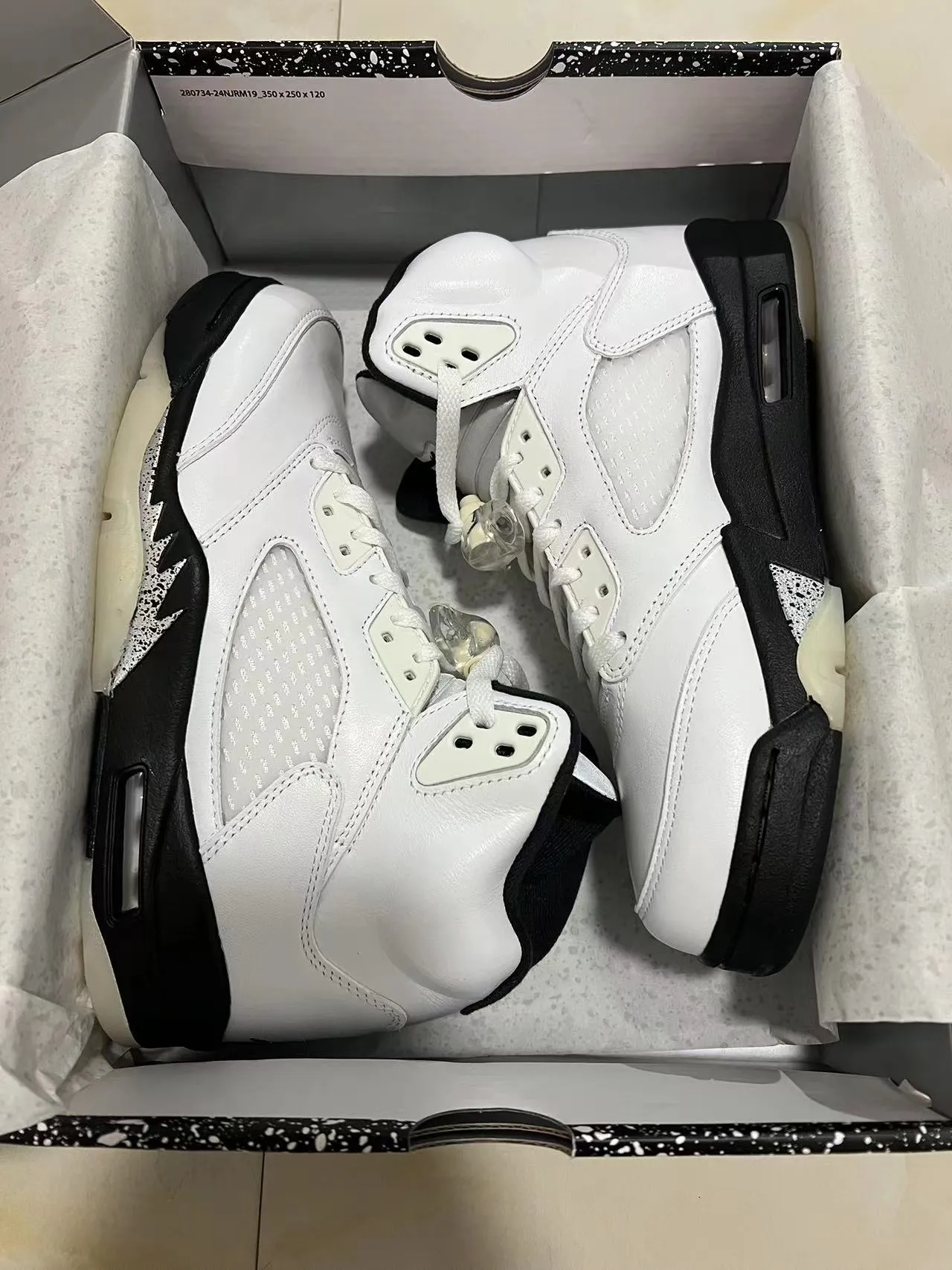 Air Jordan 5 White Black Speckled Lightning Bolt Basketball Shoes 9