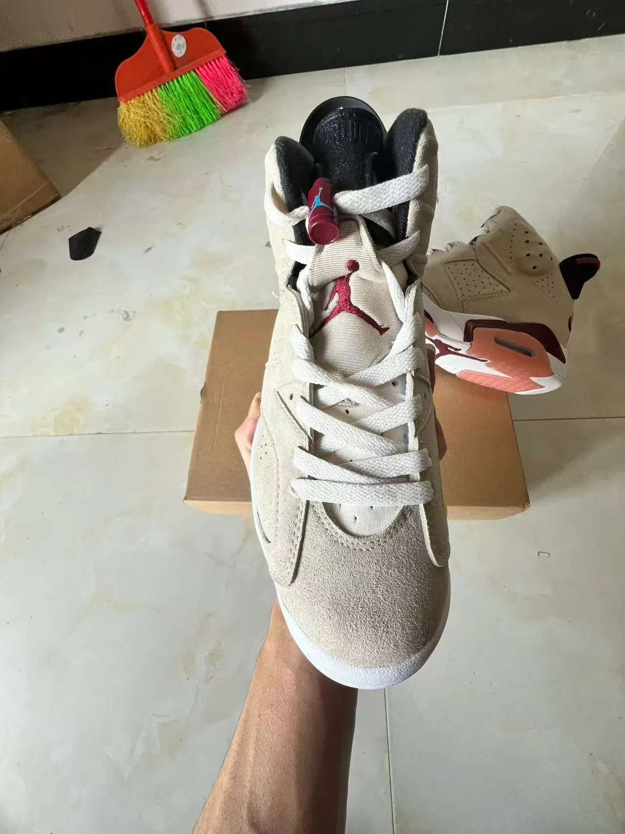 Tênis de basquete Air Jordan 6 bege bordô rosa 3