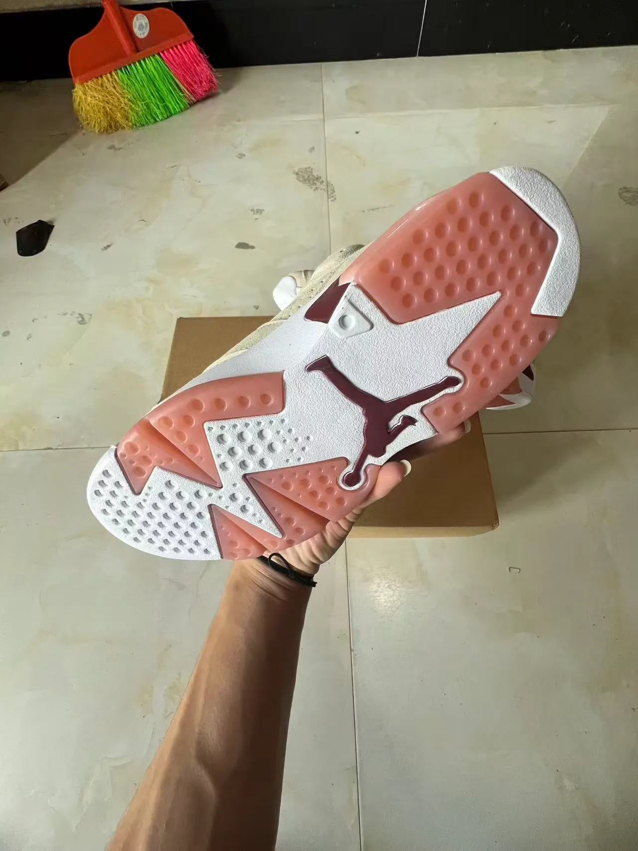 Tênis de basquete Air Jordan 6 bege bordô rosa 6