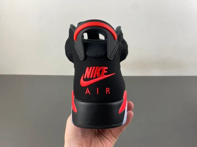 Chaussures de basketball Air Jordan 6 noir rouge blanc 4