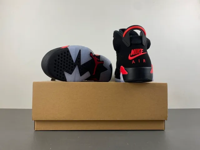 Chaussures de basketball Air Jordan 6 noir rouge blanc 16