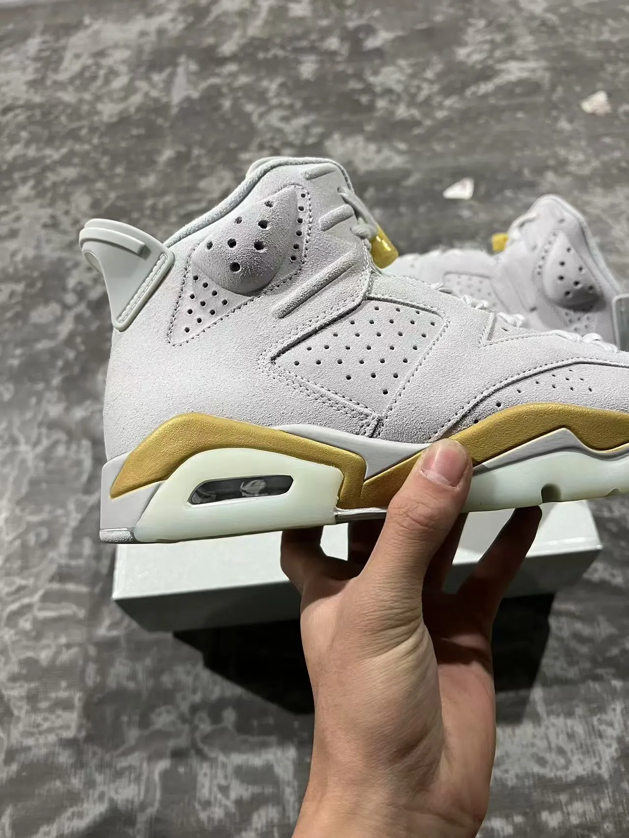 Air Jordan 6 Light Gray and Gold Basketball Shoes 7