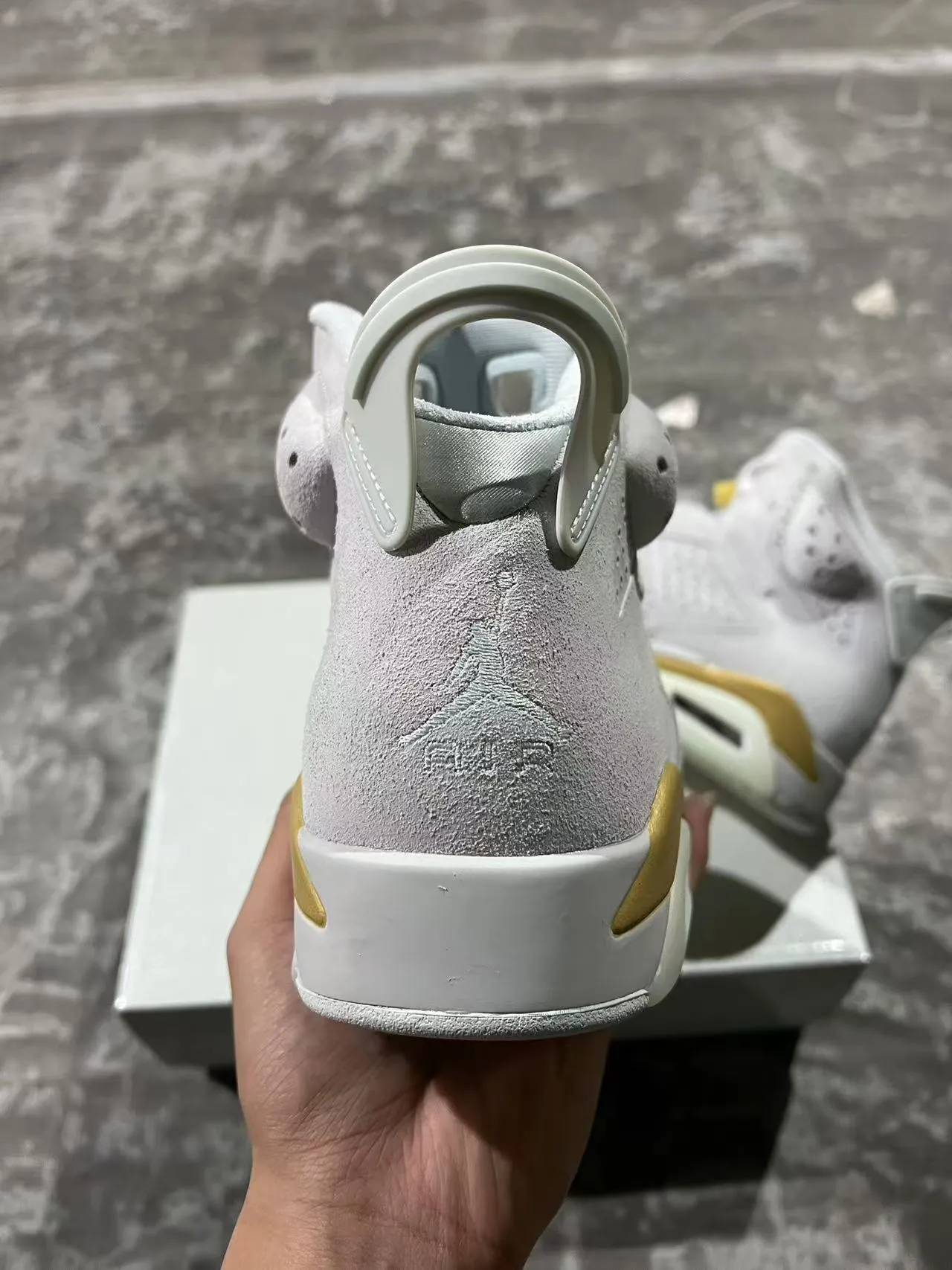 Air Jordan 6 Light Gray and Gold Basketball Shoes 8