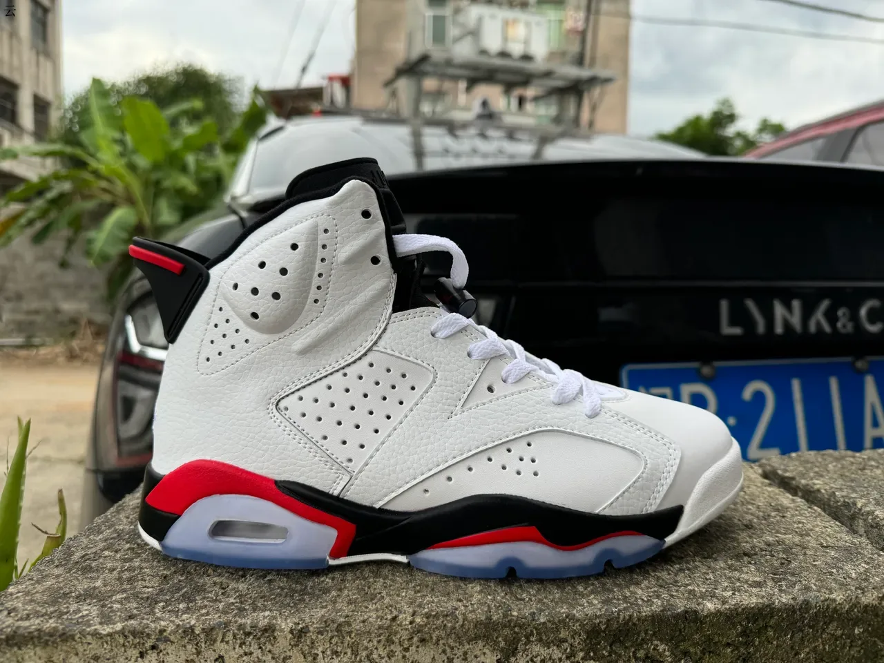 Air Jordan 6 Chaussures de Basketball Blanc Noir Rouge 2