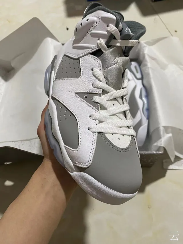 Air Jordan 6 White Gray Basketball Shoes 2
