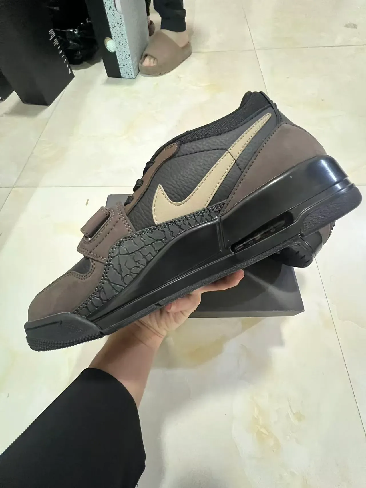 Air Jordan Legacy 312 কালো বাদামি বেইজ বাস্কেটবল জুতো 6
