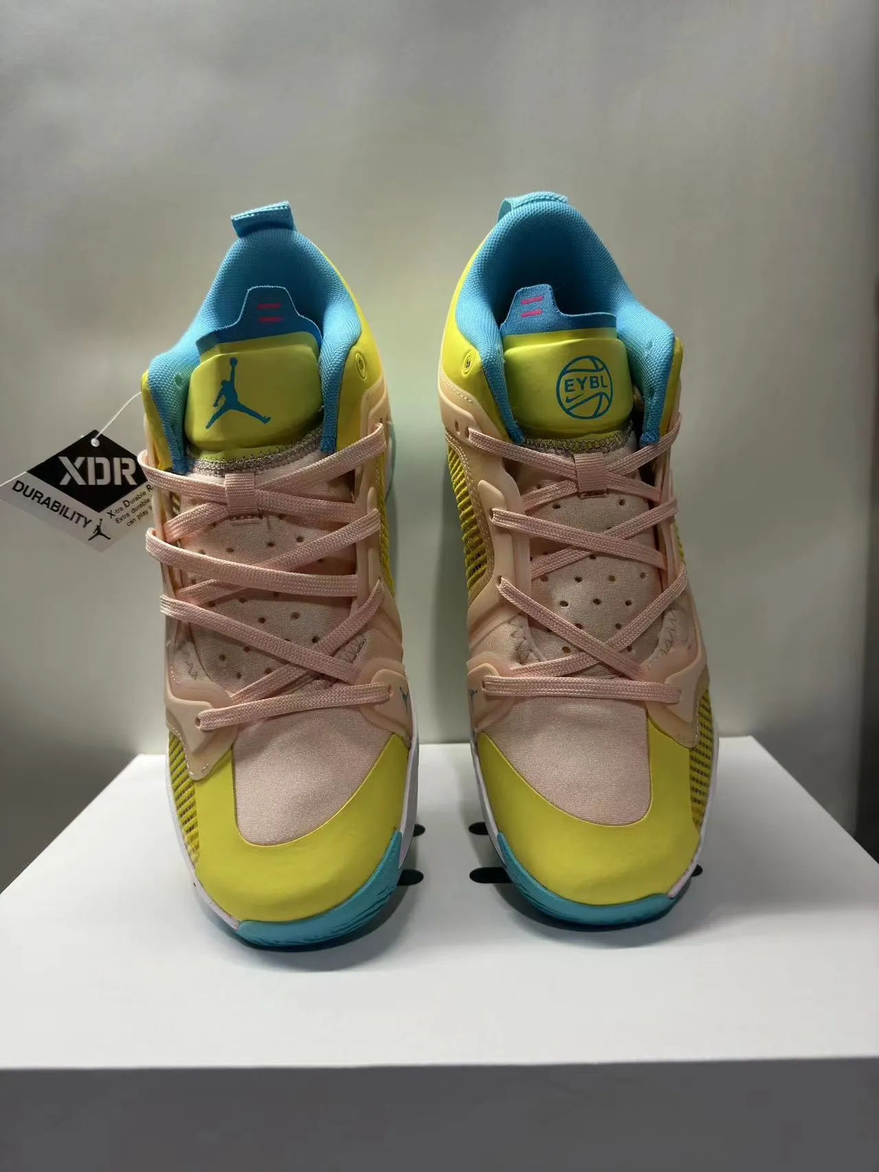 Chaussures de basket-ball Air Jordan XIDR jaune pêche cyan 4
