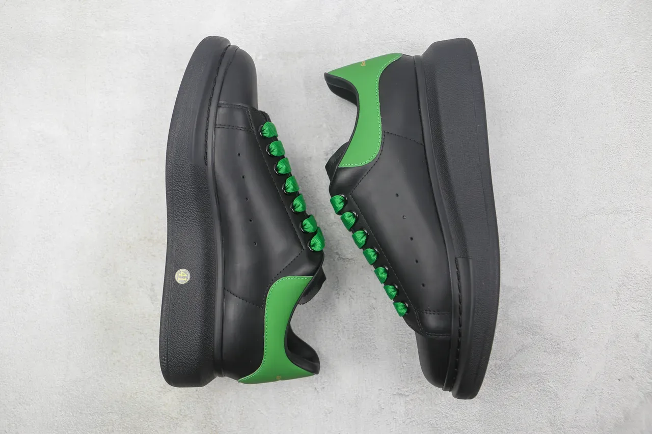 Alexander McQueen Tênis Oversized Preto e Verde Estilo de Vida 2