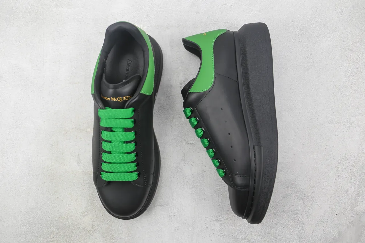 Alexander McQueen Tênis Oversized Preto e Verde Estilo de Vida 3