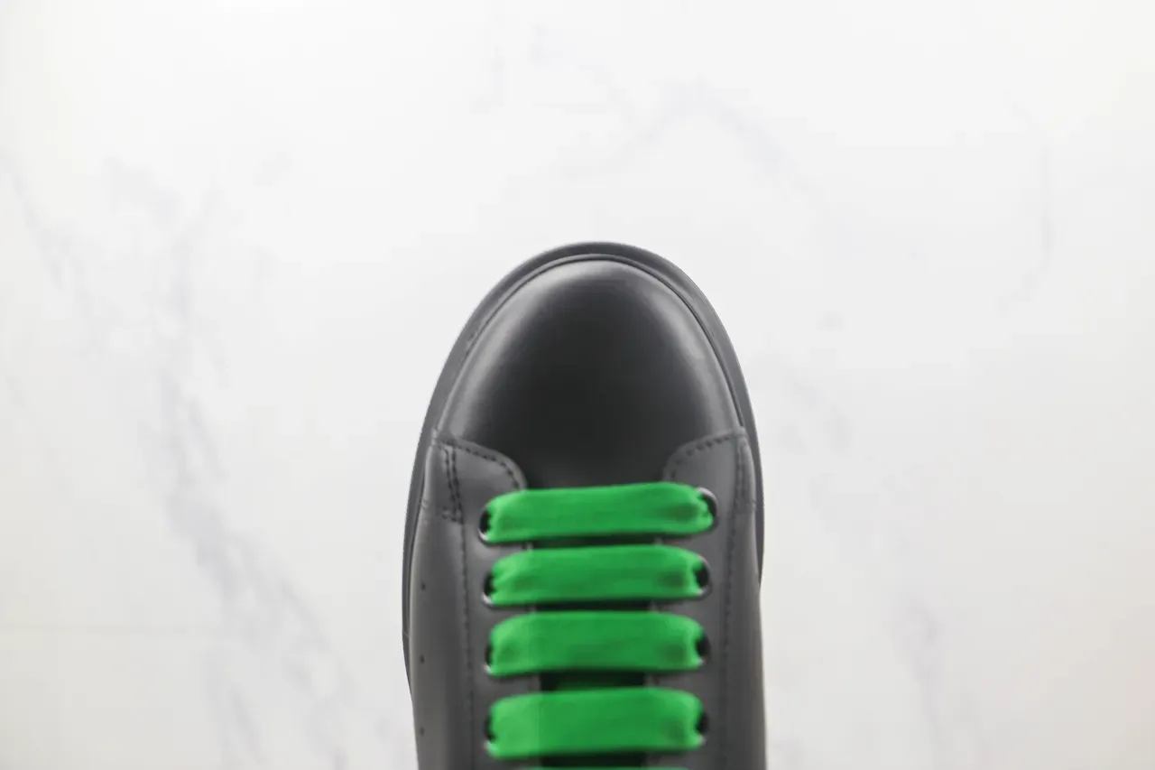 Alexander McQueen Tênis Oversized Preto e Verde Estilo de Vida 6