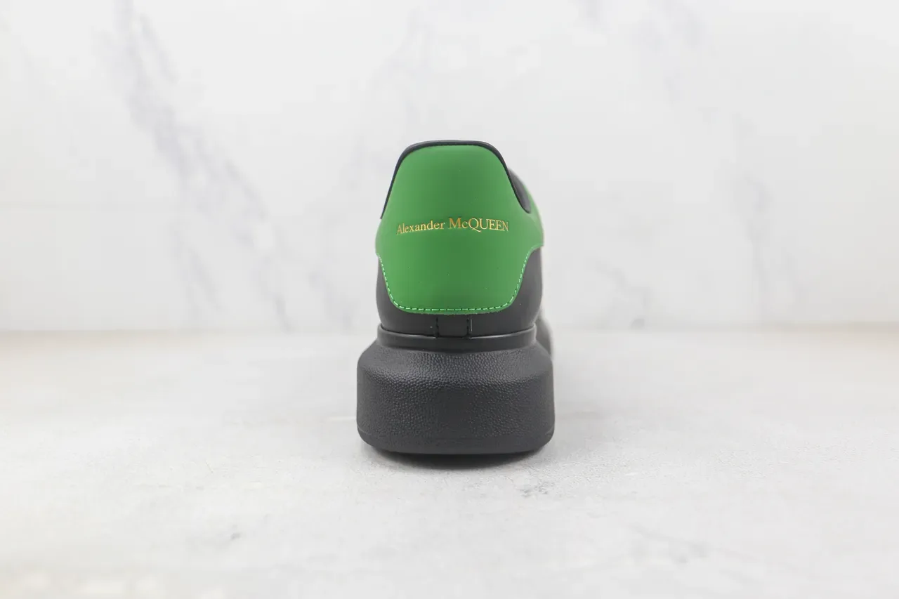 Alexander McQueen Tênis Oversized Preto e Verde Estilo de Vida 9