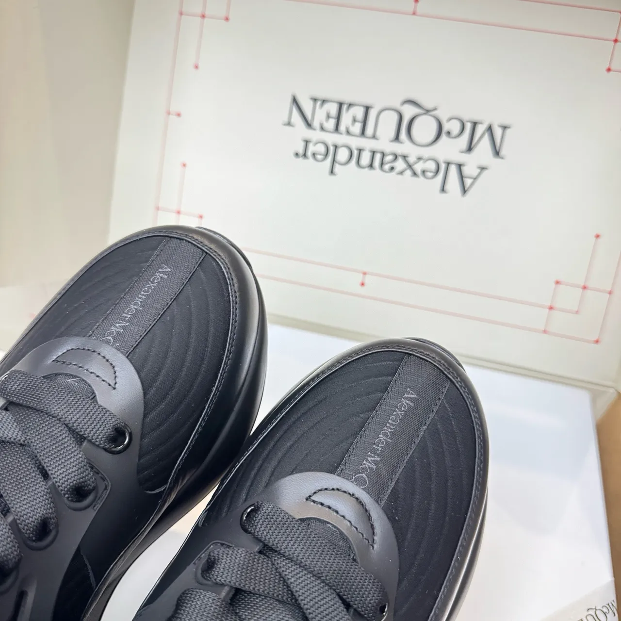 Alexander McQueen Oversized Sneaker Black White Platform Sole Mesh And Leather Paneling Chunky Sneakers 3