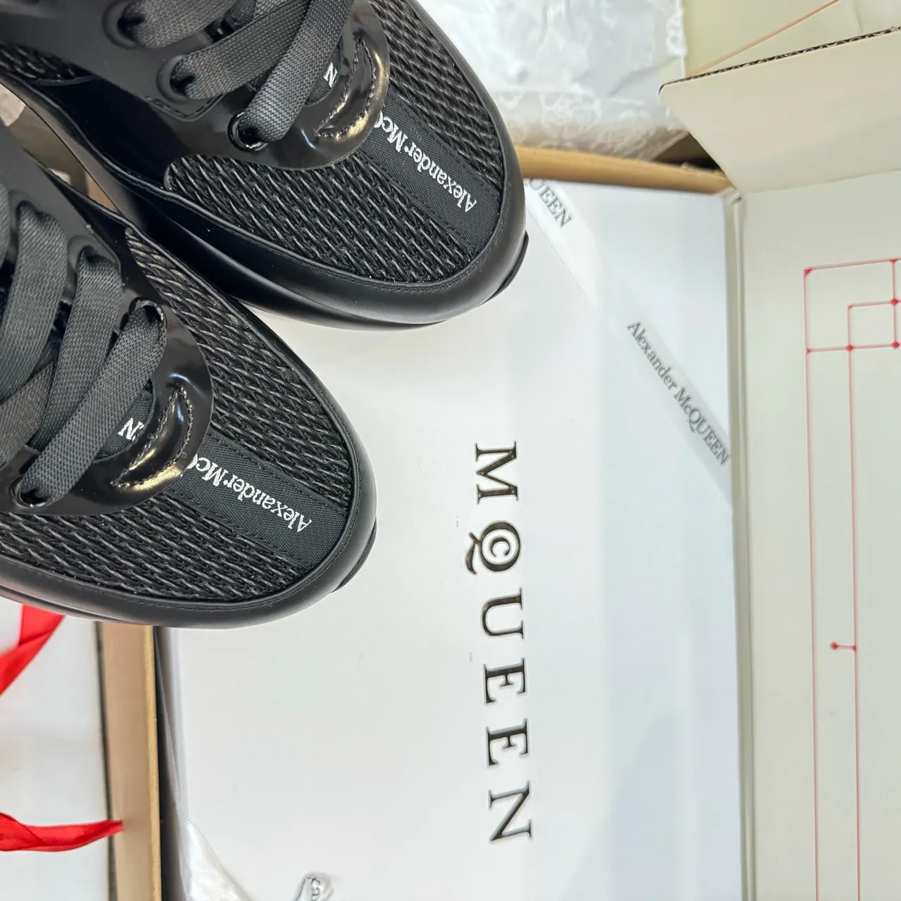 Alexander McQueen Oversized Sneaker Black White Platform Sole Mesh And Leather Paneling Chunky Sneakers 5
