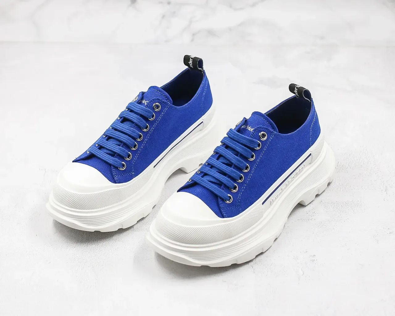 Alexander McQueen حذاء oversized أزرق ملكي أبيض حذاءات lifestyle sneakers 2