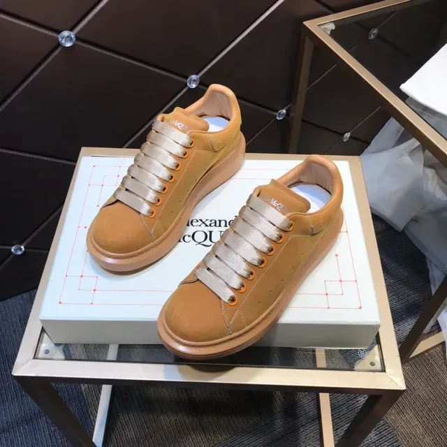 Alexander McQueen أحذية رياضية Oversized جلد غامز بني 8