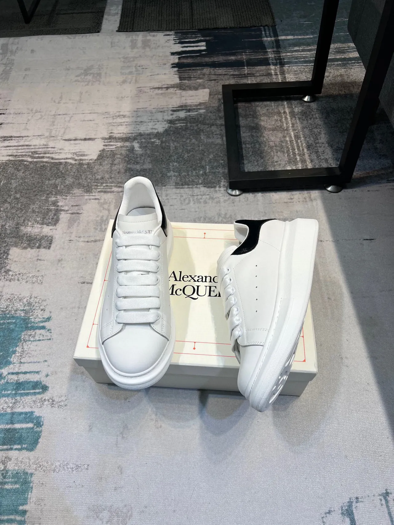 Alexander McQueen Oversized Sneaker White and Black Lifestyle Sneakers 4