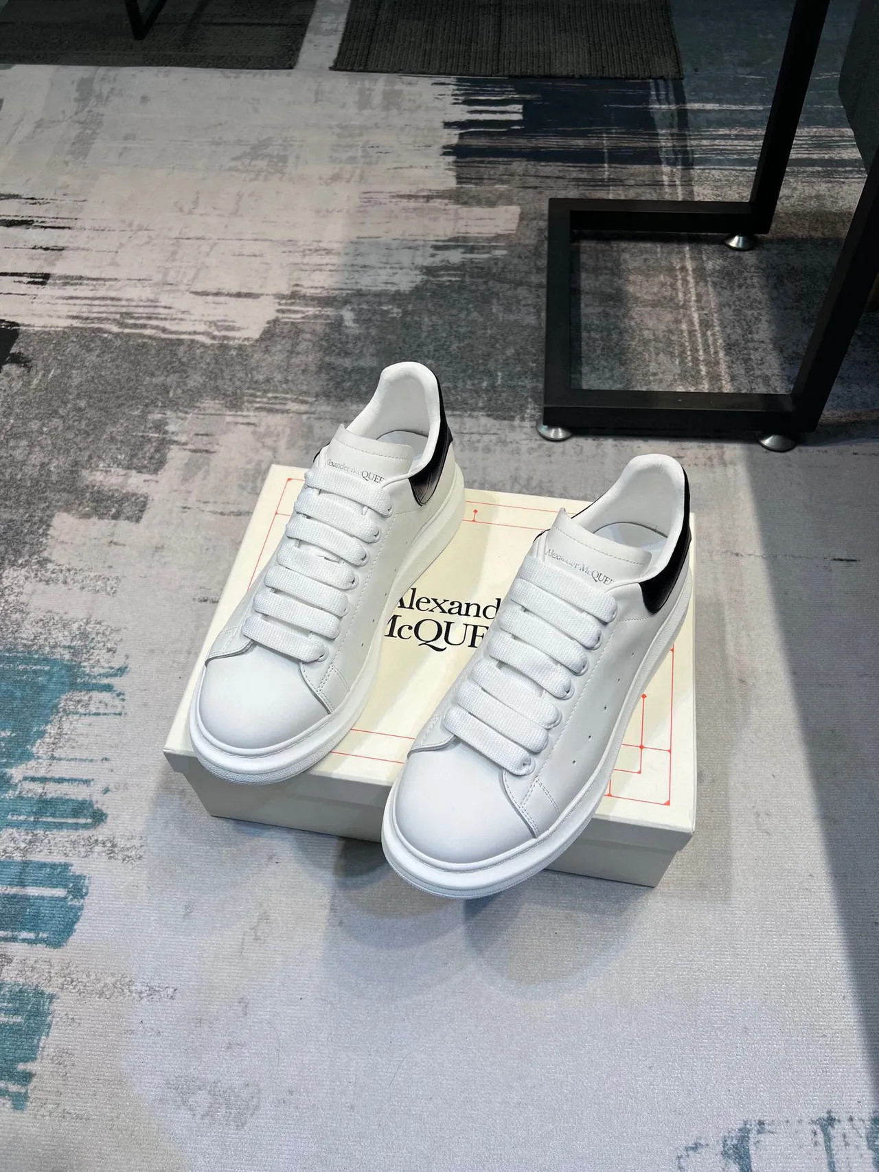 Alexander McQueen Oversized Sneaker White and Black Lifestyle Sneakers 5