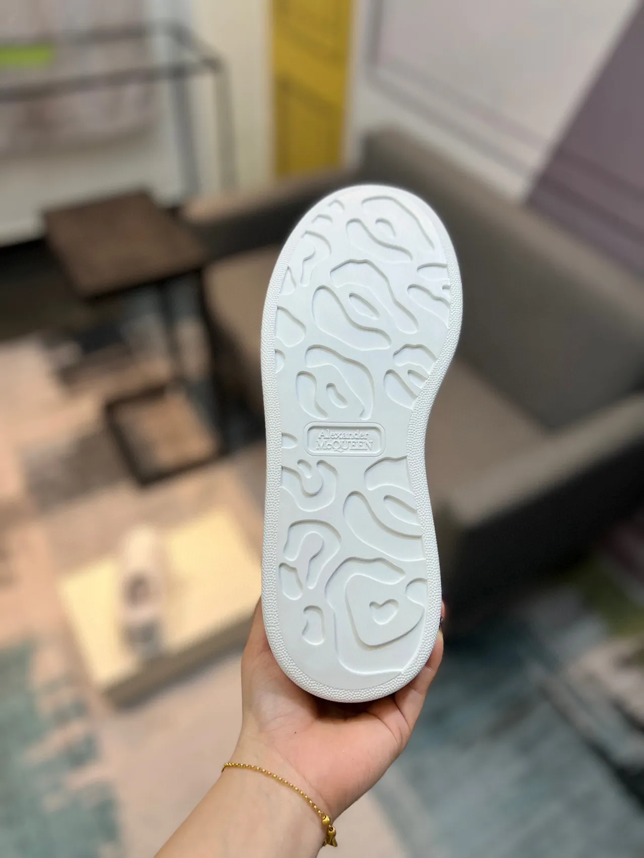 Alexander McQueen 超大运动鞋 白色 黑色 皮革 涂鸦 标志 生活方式运动鞋 9