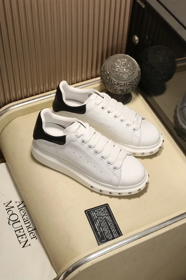 Alexander McQueen Oversized Sneaker White Black Platform Sole Studded Toe Cap Lifestyle Sneakers 7