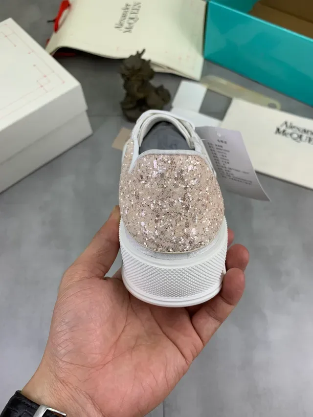 Alexander McQueen Sneaker oversized Blanc Or Silhouette Pailleté Étiquette Talon Lifestyle Sneakers 3