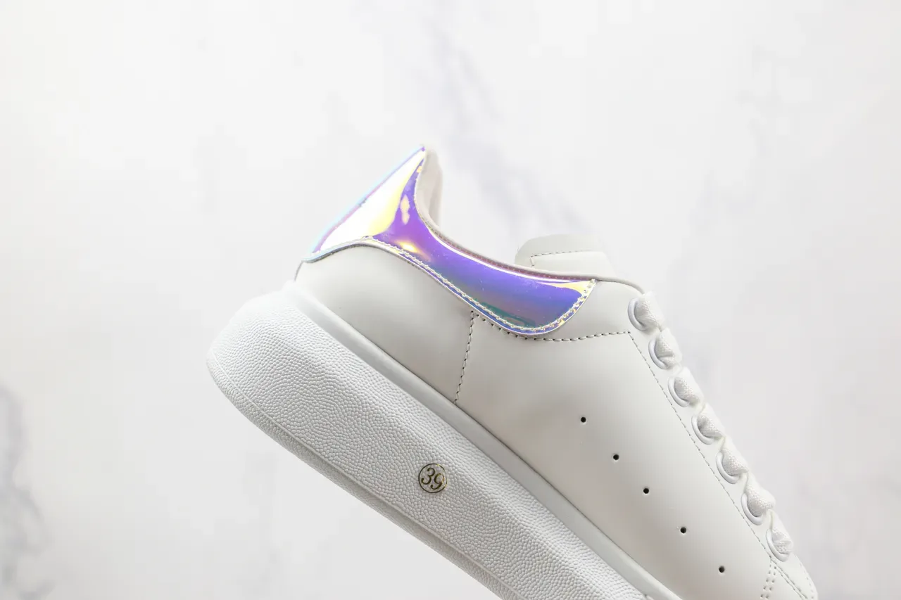 Alexander McQueen ওভারসাইজড স্নিকার সাদা হোলোগ্রাফিক হিল লाइফস্টাইল স্নিকার 6