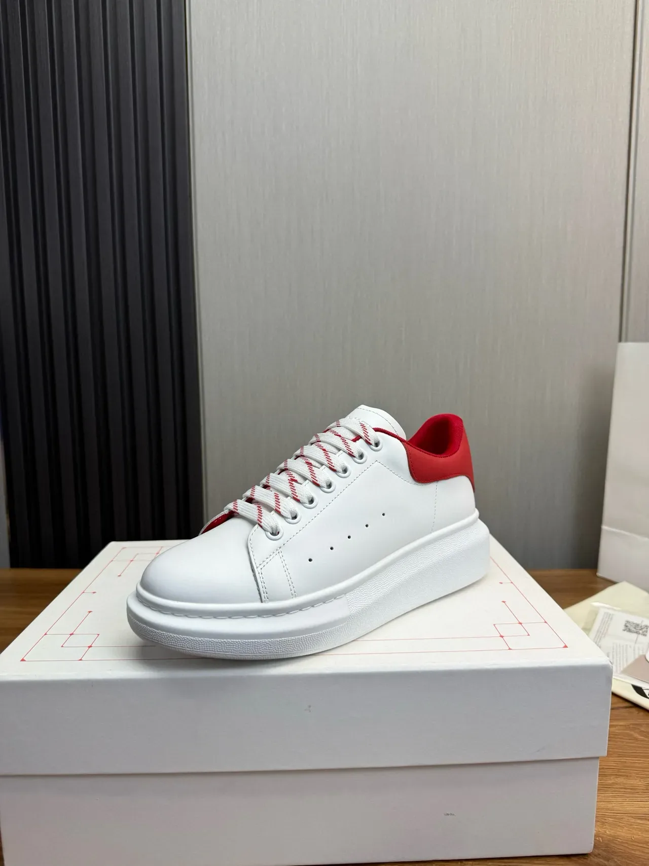 Alexander McQueen Oversized Sneaker White Red Skull Lifestyle Sneakers 2
