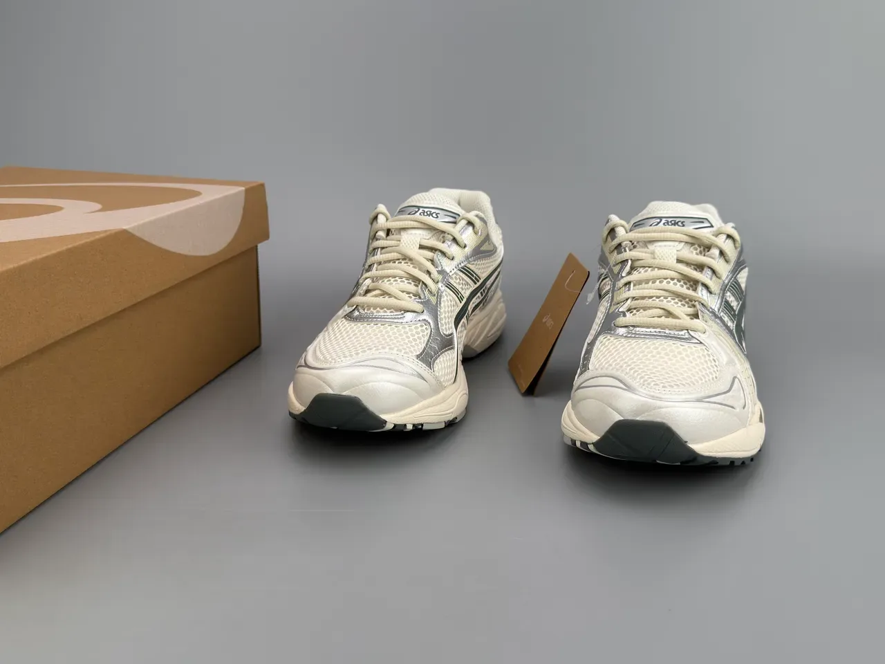 ASICS Gel-Kayano Beige Silver Mesh And Synthetic Overlay Upper Metallic Accents Running Shoes 5
