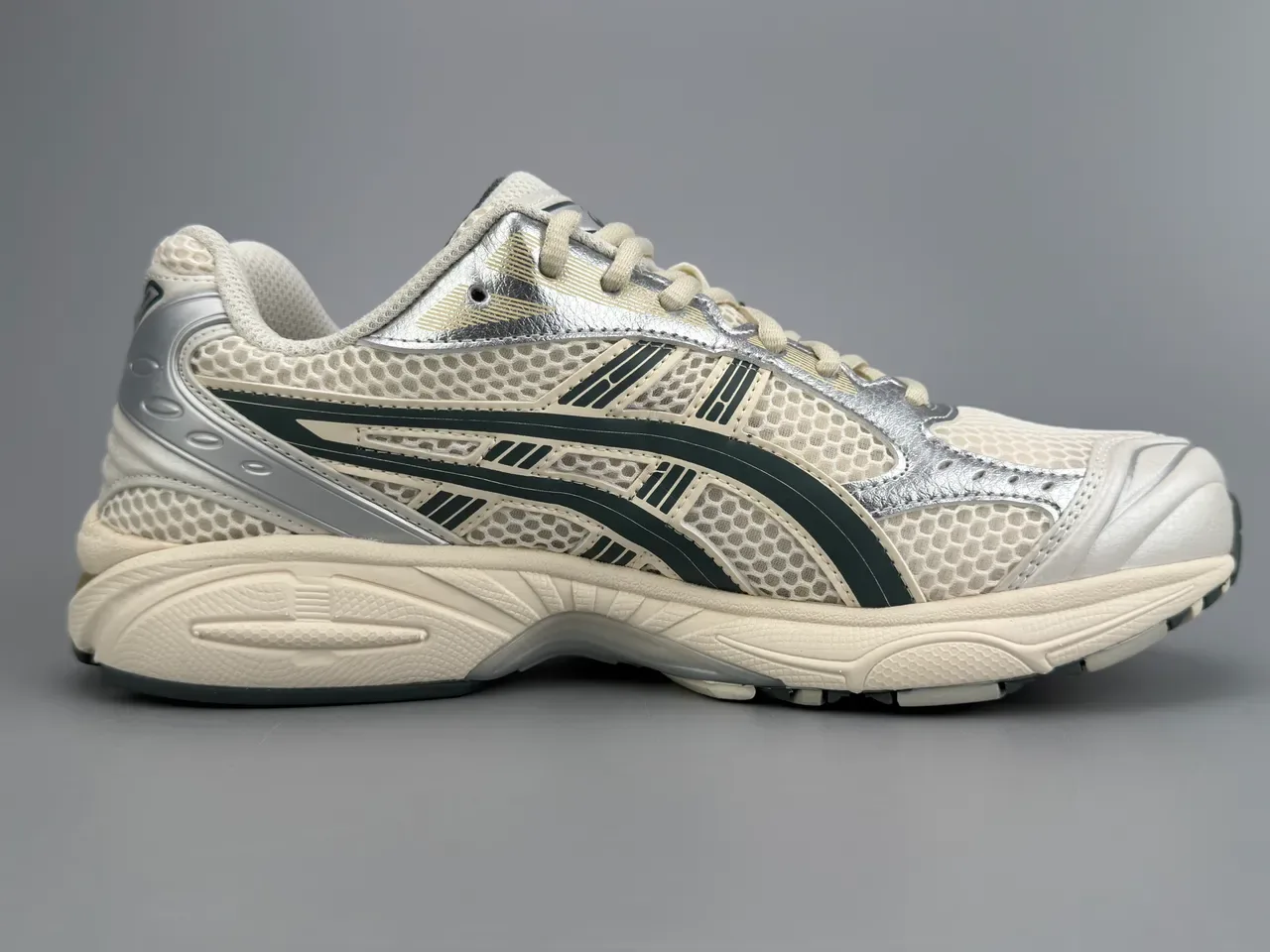 ASICS Gel-Kayano Beige Silver Mesh And Synthetic Overlay Upper Metallic Accents Running Shoes 10