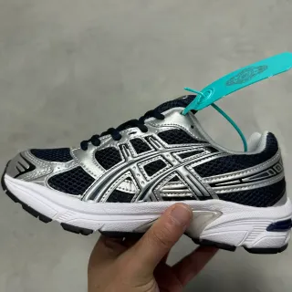 ASICS Gel-Kayano Navy و Silver أحذية الجري