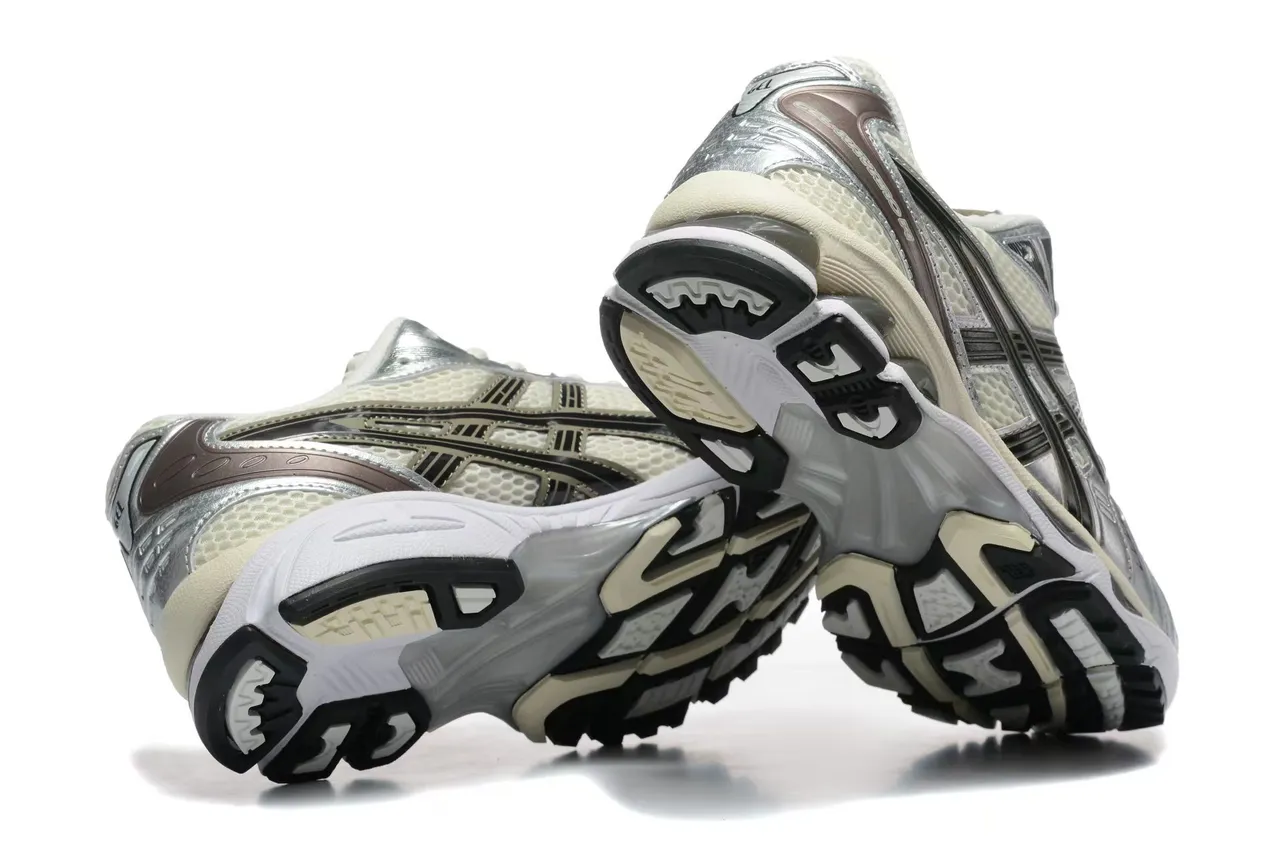 ASICS Gel-Kayano Silver Cream Black Running Shoes 5