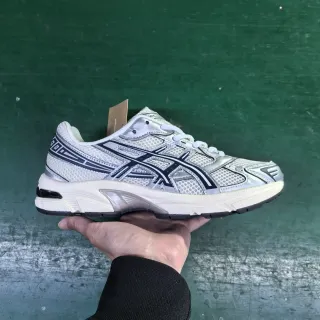 ASICS Silver Black Metallic Mesh Upper Tiger Stripe Overlay Lifestyle Sneakers
