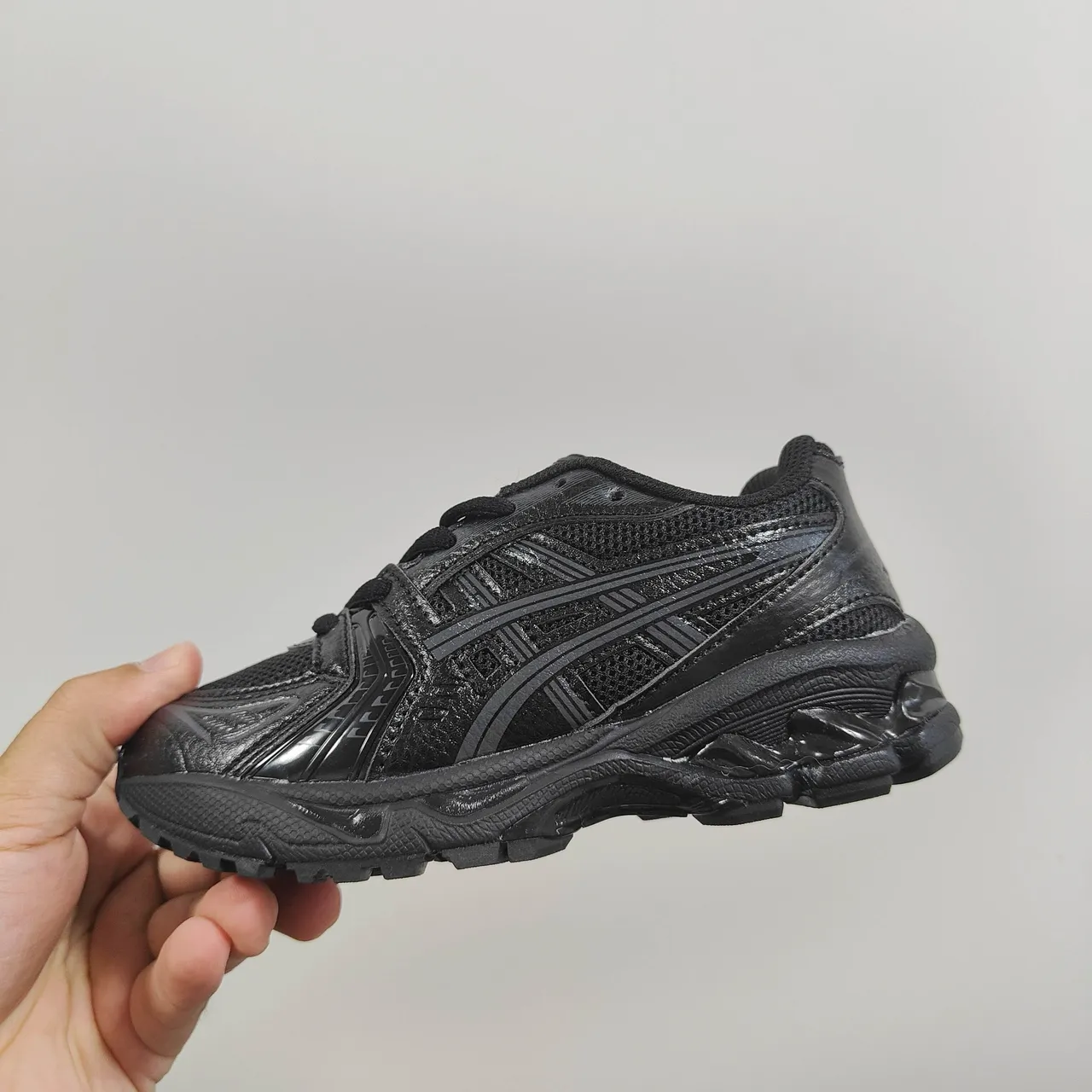 ASICS Silver Black Metallic Upper Mesh And Synthetic Overlays Running Shoes 4