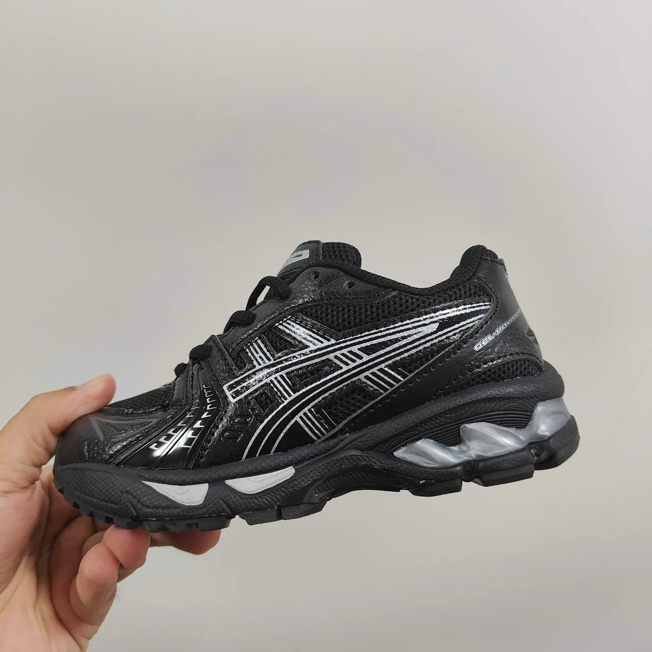 ASICS Silver Black Metallic Upper Mesh And Synthetic Overlays Running Shoes 8