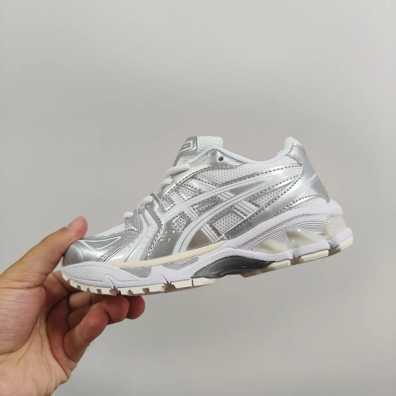 ASICS Silver Black Metallic Upper Mesh And Synthetic Overlays Running Shoes 11