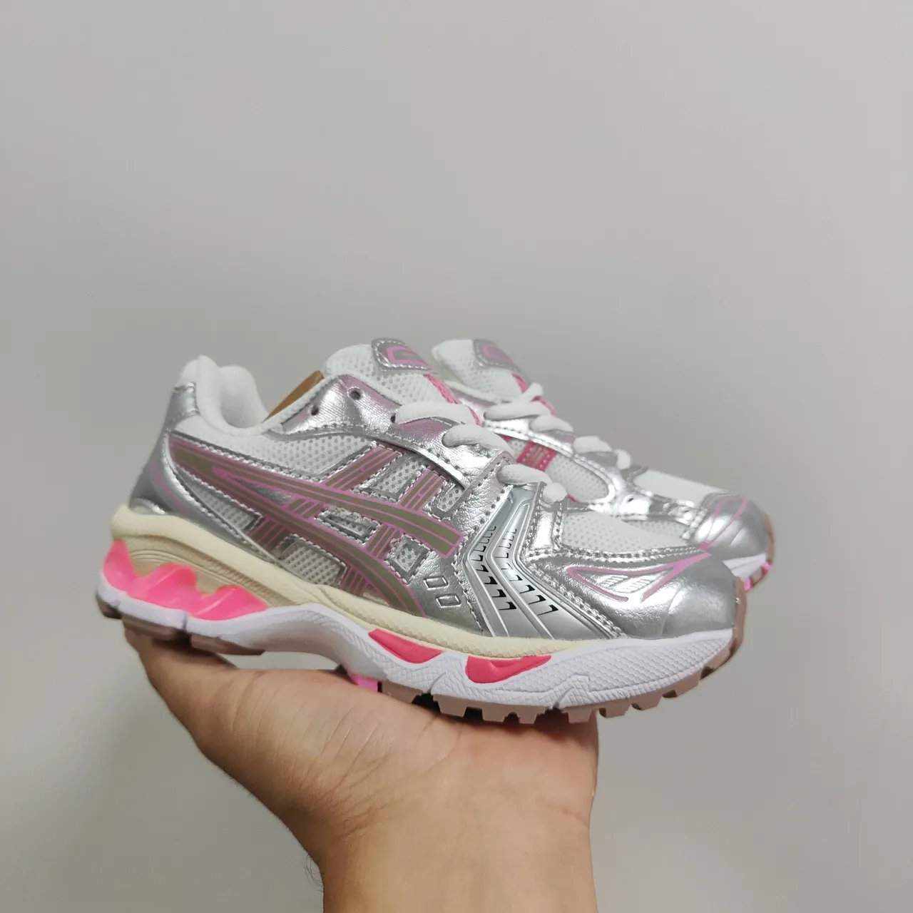 ASICS Silver Black Metallic Upper Mesh And Synthetic Overlays Running Shoes 14