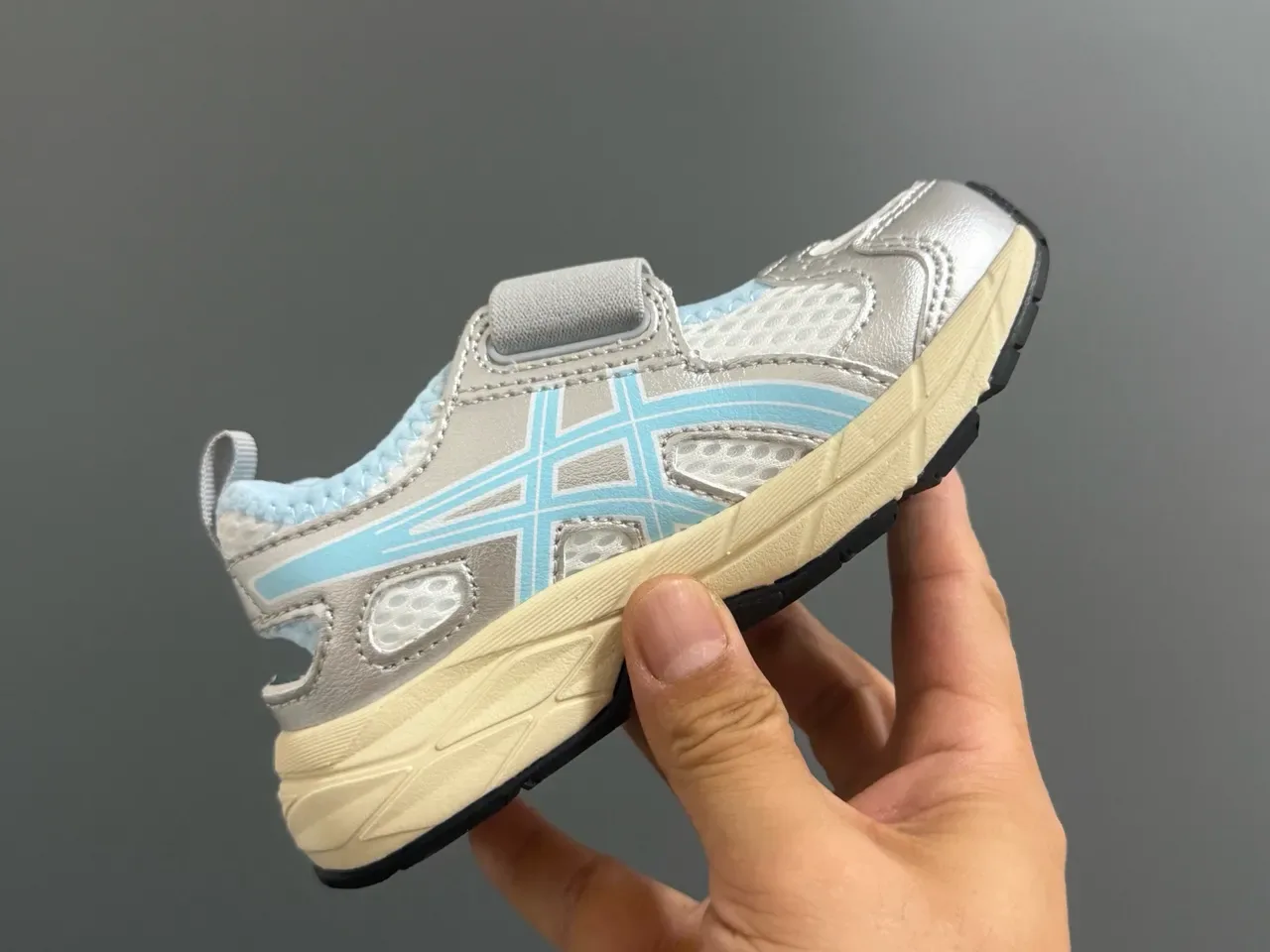 ASICS Silver Blue Mesh Upper Dual Velcro Strap Closure Lifestyle Sneakers 24