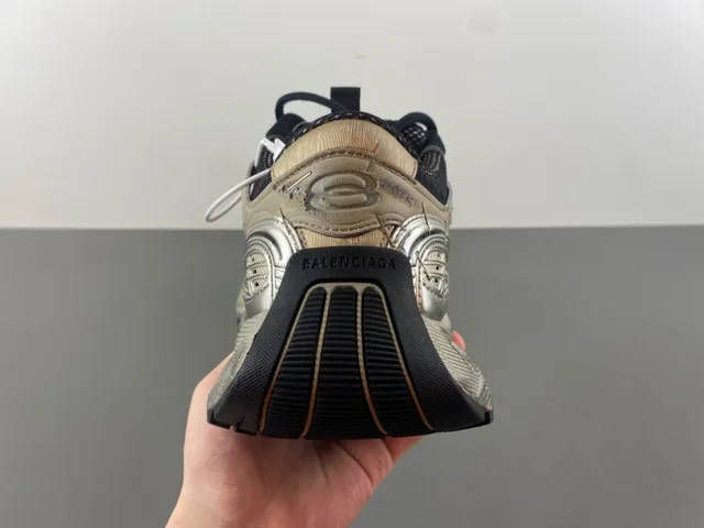 Balenciaga بيج أسود نعل مصمم تراكبات معدنية اصطناعية حذاء رياضي كاجوال سميك 4