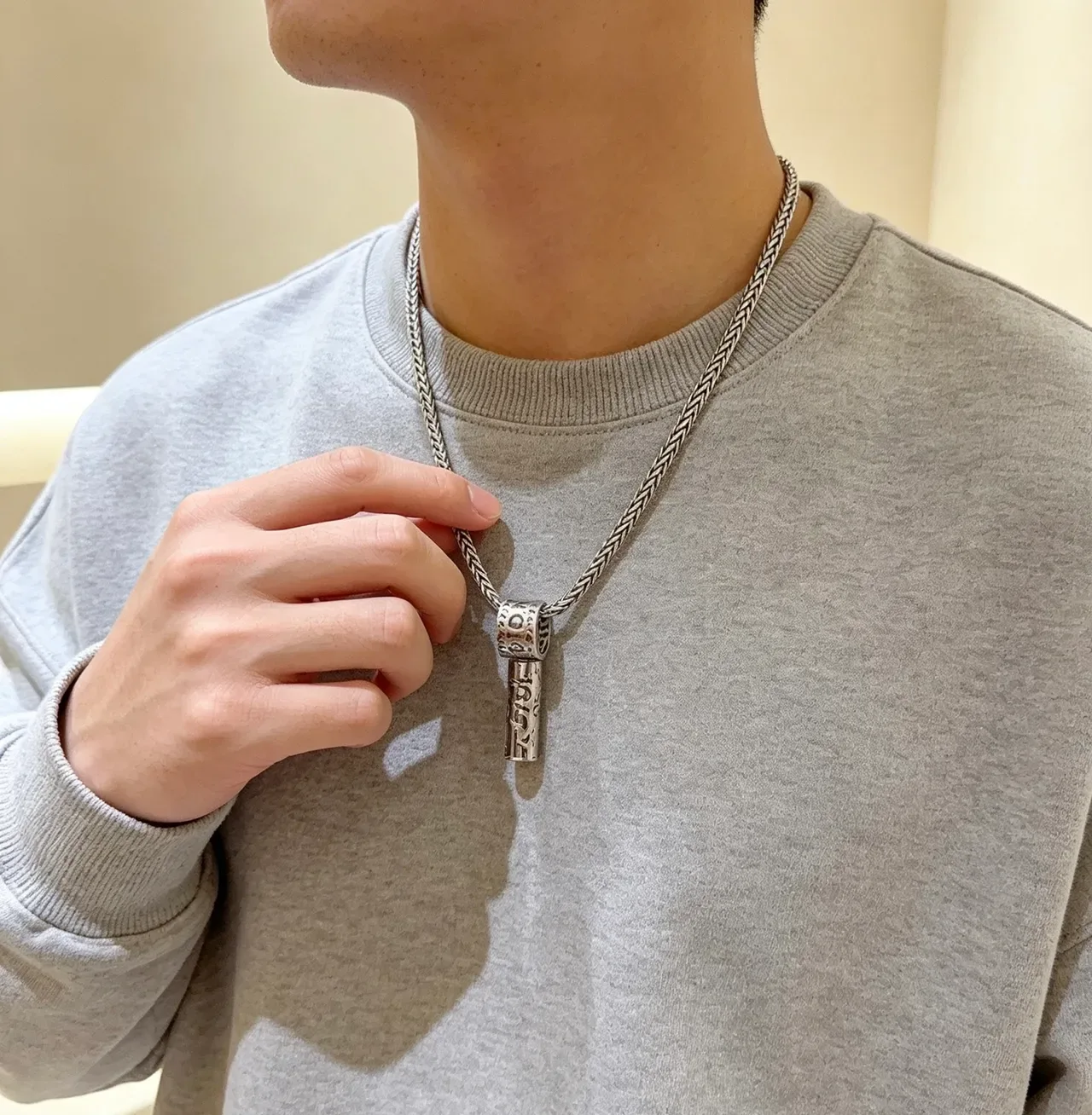 Balenciaga Collier Chaîne Tressée Pendentif Cylindrique 3