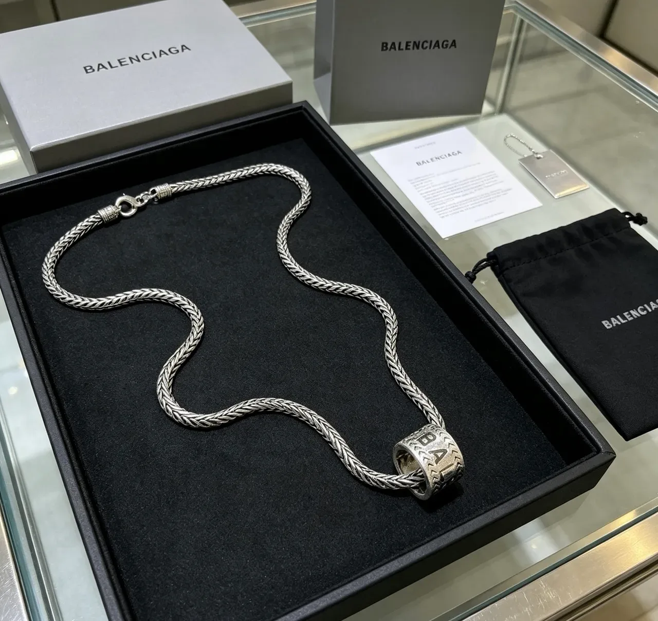 Balenciaga Collier Chaîne Tressée Pendentif Cylindrique 4