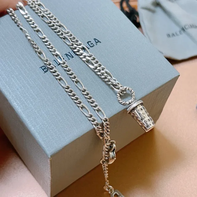 Balenciaga Colgante Cilíndrico Cadena Figaro Collar 4