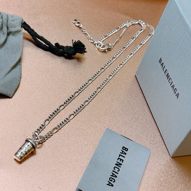 Balenciaga Colgante Cilíndrico Cadena Figaro Collar 5
